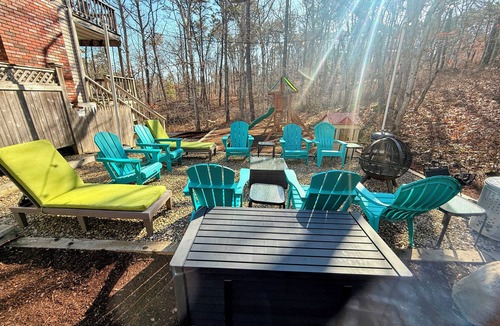 Wellfleet House | Fully updated 4BR 2.5B Patio playset & fireplaces Great location AC Linens Incl.