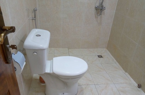 Brazzaville Apartment | Furnished room in Brazzaville