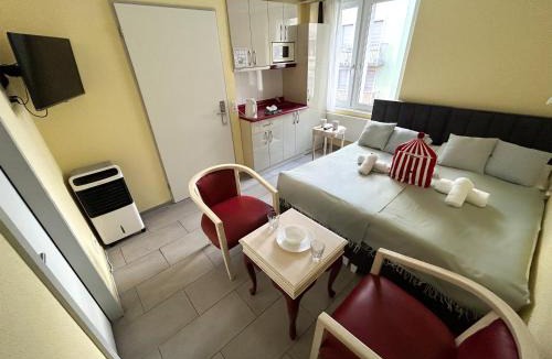 Gewerbeschule House | Gasthaus 210