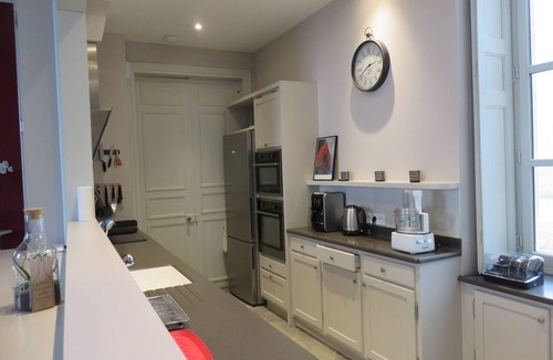 Lavenay House | Gîte in the castle - swimming pool with view - charm, history and nature