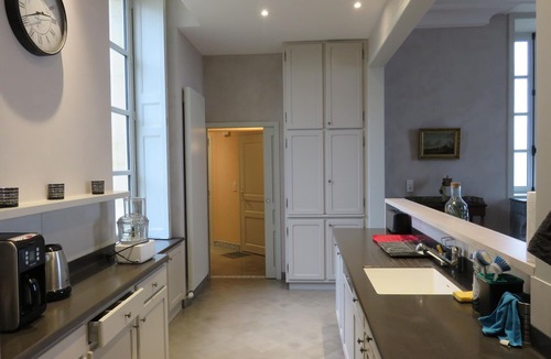 Lavenay House | Gîte in the castle - swimming pool with view - charm, history and nature