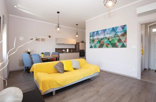 Praputnjak House | Gorgeous home in Praputnjak