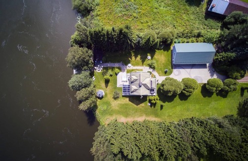 Kotka Villa | Gorgeous villa placed in picturesque Kymi riverside with private riverbank.