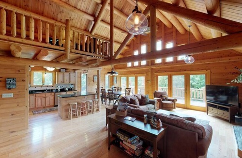 Wilmington House | Grand Pines Lodge, Ultimate Log Luxury, Stunning Views, Hot Tub & Sauna, EV Charger, 3D Tour
