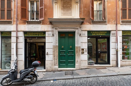 Rione II Trevi Apartment | GuestHost - Basic Studio - 350 m far from Fontana di Trevi