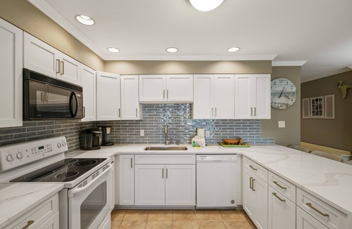 Seacrest Condo | Gulf Front, Sleeps 6 - Unbeatable Location!