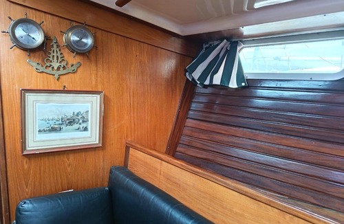 Deauville City Centre Boat Rental | Hébergement sur un grand voilier confortable à Deauville