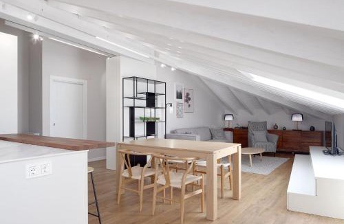 Hondarribia Historic Center Apartment | H SUITE4A by Smiling Rentals