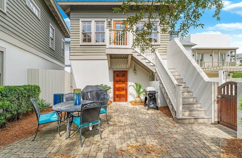 Rosemary Beach House | Hammock Carriage House - Right Next to the Town Center and Two Pools!
