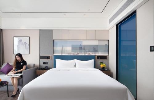Central Business District Apartment | Hampton By Hilton Shenzhen Futian Mangrove Park Apartments