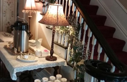Downtown Niagara Falls Bed & Breakfast | Hanover House Bed and Breakfast
