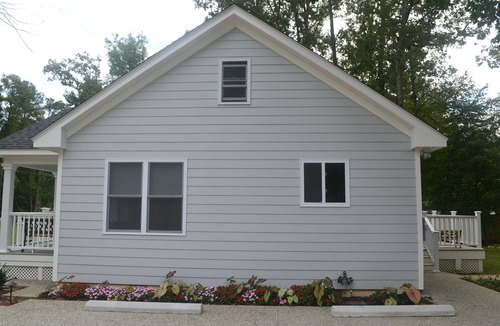 Berkeley Cottage | Heart of Williamsburg Guest House 3 Bedrooms, 2 Full Baths, Sleeps 6