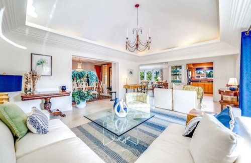 Lighthouse Point House | Heated SaltWater Pool! Ping Pong! Euro Style+Close To Beach!