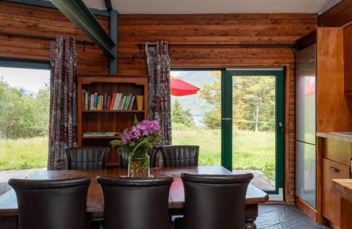 Leenane Apartment | Heather Lodge with Sea and Mountain Views