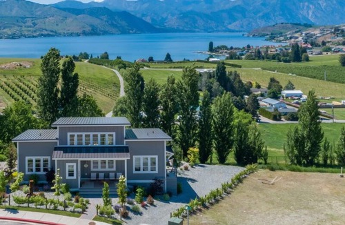 Chelan House | Hello Sunshine at The Lookout at Lake Chelan