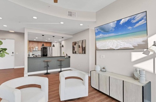 South Eola Apartment | High-End Downtown Orlando Penthouse with Patio