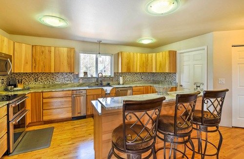 Mid-Hillside Apartment | Hillside Anchorage Home by Hiking & Biking Trails!