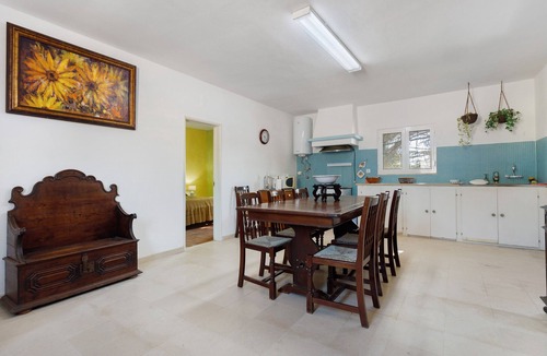Alenquer House | Holiday Home 'Das Cores' with Mountain View, Shared Pool and Wi-Fi