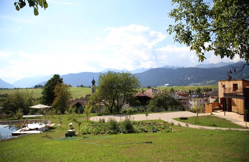 Sarnonico House | Holiday Home ‘Landhaus Silene’ in South Tyrol-Trentino with Mountain View