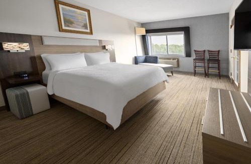 Centereach Hotel | Holiday Inn Express Stony Brook-Long Island by IHG
