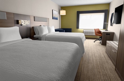 Centereach Hotel | Holiday Inn Express Stony Brook by IHG