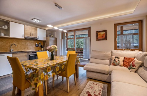 San Vigilio Apartment | Holiday Apartment Linda - Chalet Martina with Mountain View, Balcony & Terrace
