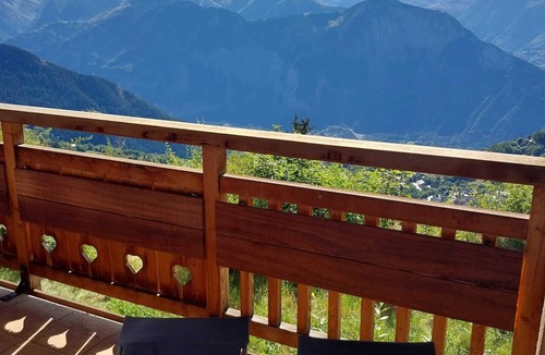 Eclose-Ouest Apartment | Homerez - Apt in L'Alpe d'Huez