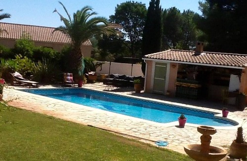 Paulhan House | Homerez - House for 8 ppl. with swimming-pool, garden and terrace at Paulhan