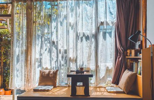 Dali Ancient Town Villa | Honglin Houseg虹林的小院 防疫整栋 古城里温馨私家小院 享受大理慢时光 树下喝茶聊天 烧烤娱乐自助厨房 休闲好去处
