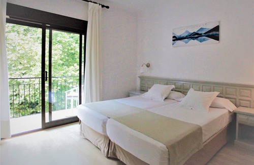 Macanet de Cabrenys Hotel | Hotel Els Caçadors de Maçanet
