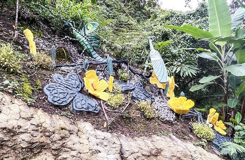 Tuba Cabin | House with hot pool and forest view, Baguio. Tuba, Benguet.