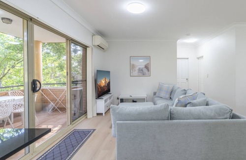 Homebush West Apartment | Kozyguru | Homebush West | 3-Beds Apt With Parking