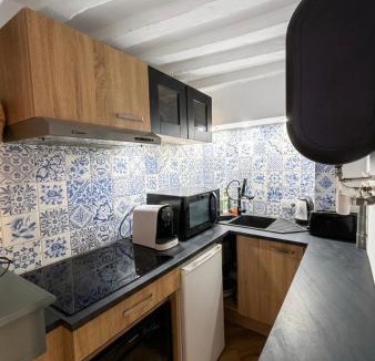 Centre Ancien Apartment | L 'iris, studio Hyper-centre, rue Arcisse de caumont, nouvelle equipe d entretien