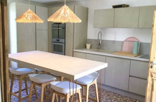 Octon House | La Bohème. Maison de Village, Jardin et spa