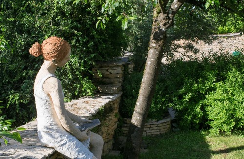 Beaune House | La Terre d'Or is ideally located on the hills of Beaune, in the heart of Burgund