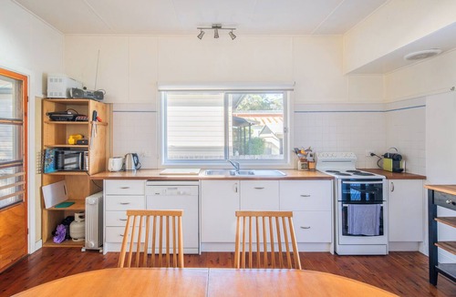 Lake Tabourie House | Lakefront Beach House