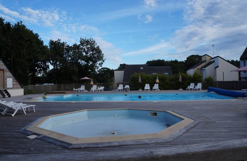 Combrit Apartment | large T3 with garden, heated pool and beach 700 m