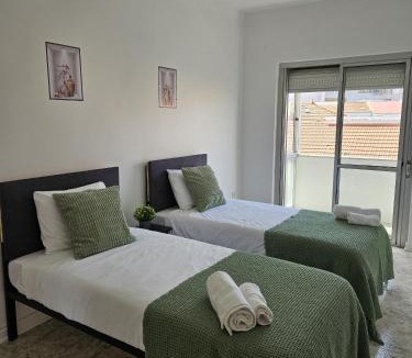 Cova da Piedade Apartment | Light Spacious Almada Apartment