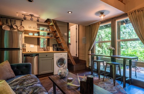 Marmot Cabin | Little House On The Mountain-ZigZag Mountain View