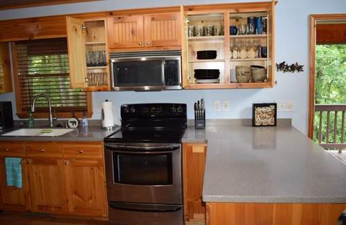 Piney Creek Cabin | Log Cabin in a secure community in the beautiful Blue Ridge Mountains.