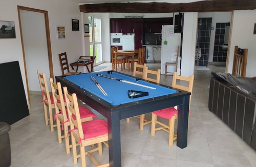 Ambon House | Longère PMR in dead-end enclosed garden. 15 minutes from the beaches and Golf du Morbihan