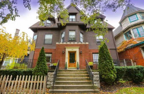 Buffalo Apartment | Lovely 2 Bdrm Apartment on Bidwell Pkwy off Elmwood - 2nd Floor