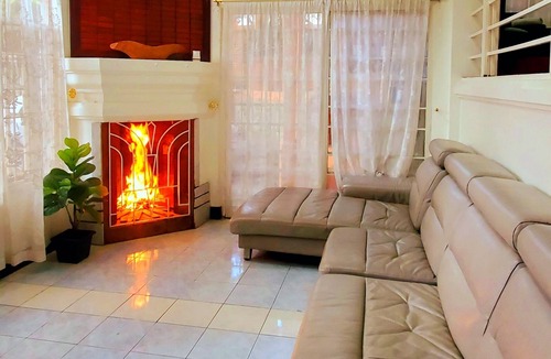 Baguio House | Lovely 6-bedroom house with WiFi in charming Baguio