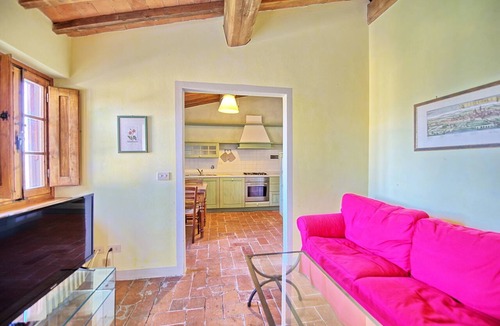 San Casciano in Val di Pesa Apartment | Lovely apartment with pool, WIFI, TV, pets allowed and panoramic view, close to Greve In Chianti
