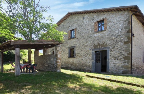 Castiglione in Teverina Villa | Lovely apartment in villa for 2 guests with WIFI, pool and patio