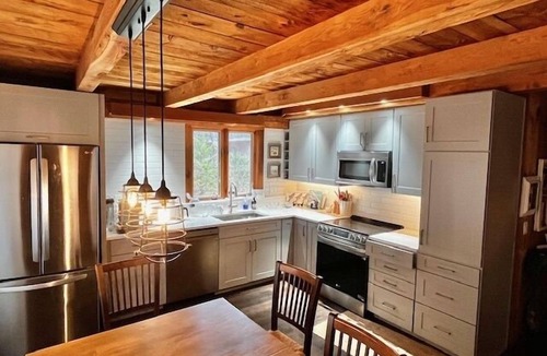 Wellfleet House | Lovely Post & Beam Near Indian Neck (1224)