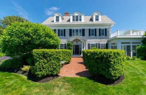 West Harwich House | Luxurious Estate Private Heated pool