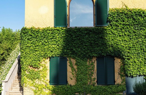 Siena House | Luxury apartment in Tuscan villa with pool: your own window to iconic Siena!