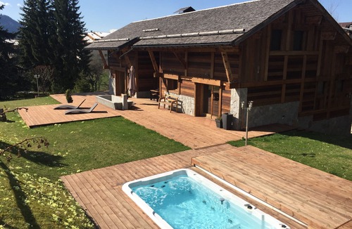Les Carroz-d'Araches Ski Chalet | Luxury Chalet with Large Jacuzzi - Close to the Village - Family-friendly