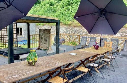 Carhaix-Plouguer Villa | MAISON Éclusière piscine jacuzzi fauteuil massant